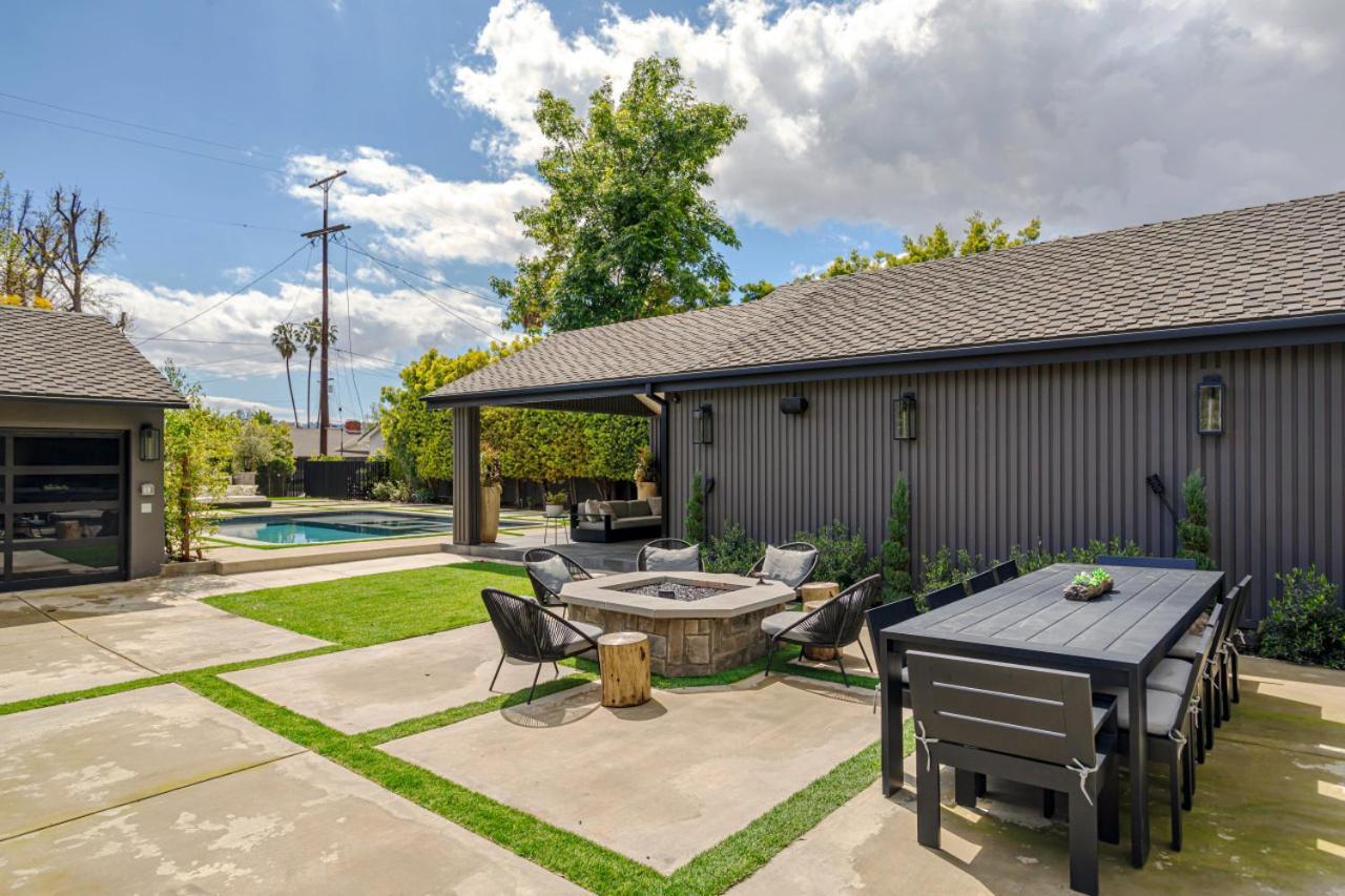 Casa vacanze Modern Luxury House Pool Enormous Yard